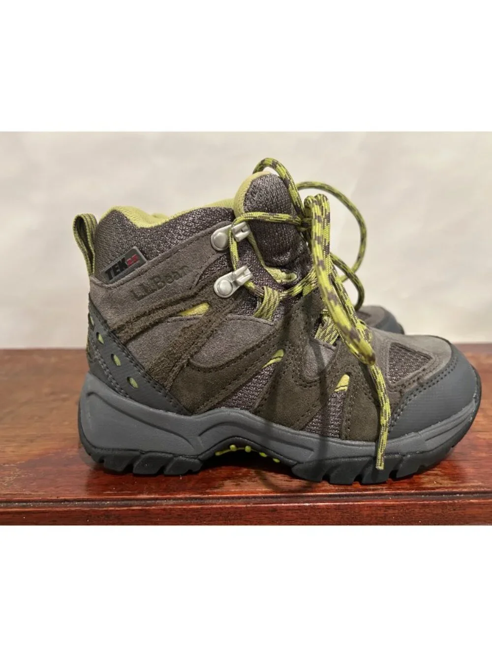 L.L. Bean Youth Trail Model Hikers Tek 2.5 All-season Waterproof Boot Size 1